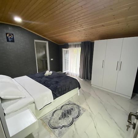 Buo'S Guest House 博尔若米 外观 照片