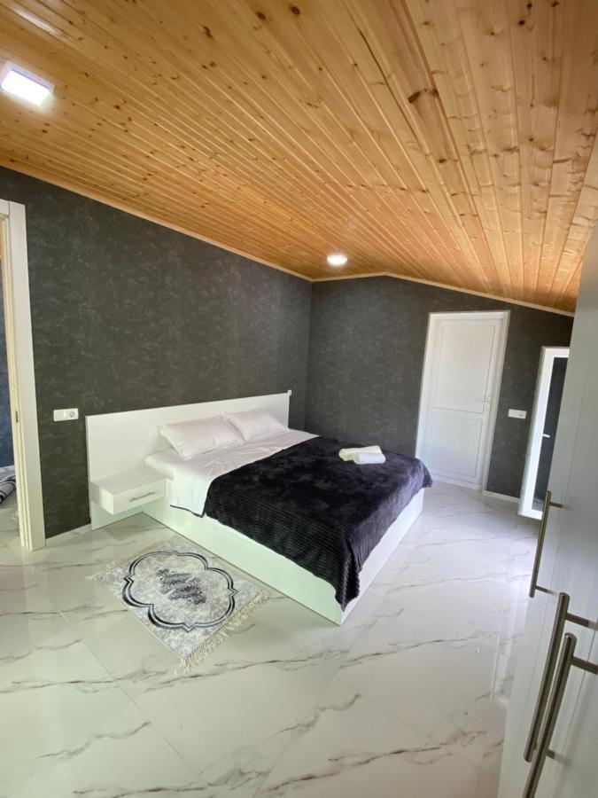 Buo'S Guest House 博尔若米 外观 照片